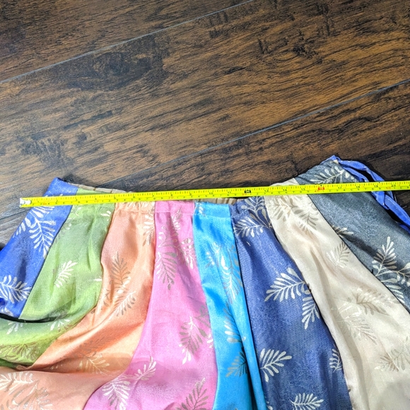 Beautiful multicolored indian lehenga - Picture 2 of 4